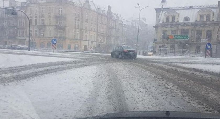 Ile zapłacimy tej zimy za odśnieżanie ulic w Legnicy? Znamy kwotę i firmę
