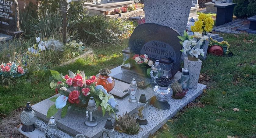 Zniczodzielnie na legnickich cmentarzach - ciekawa inicjatywa miejskiej radnej