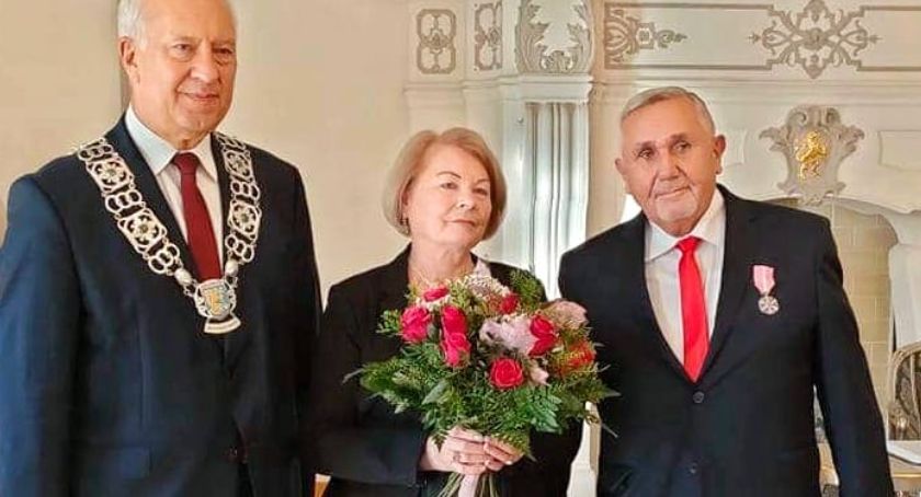 26 legnickich małżeństw odznaczonych przez prezydenta Polski z okazji Złotych Godów [FOTO]