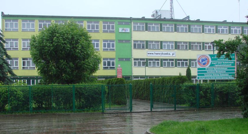 Covid-19 atakuje legnickie szkoły i przedszkola. Blisko 700 uczniów na kwarantannie!