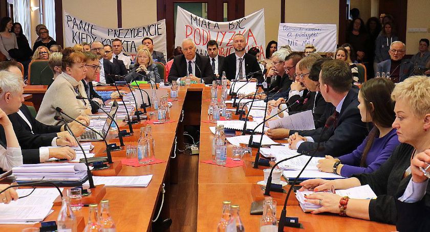 Którzy miejscy radni są aktywni, którzy siedzą cicho i podnoszą ręce [RANKING]