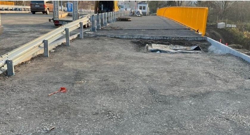 Remont mostu nad Czarną Wodą dobiega końca. W grudniu pojedziemy ul. Leszczyńską
