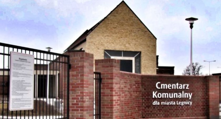 Legnica. Ile pochówków na komunalnych cmentarzach w 2021 roku? Znamy liczby