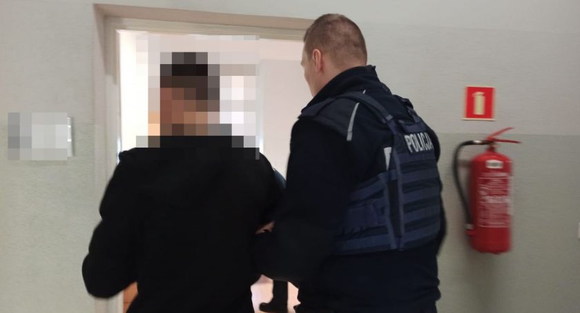 Szok! Kretyn z Lubina zaatakował karetkę legnickiego pogotowia ratunkowego