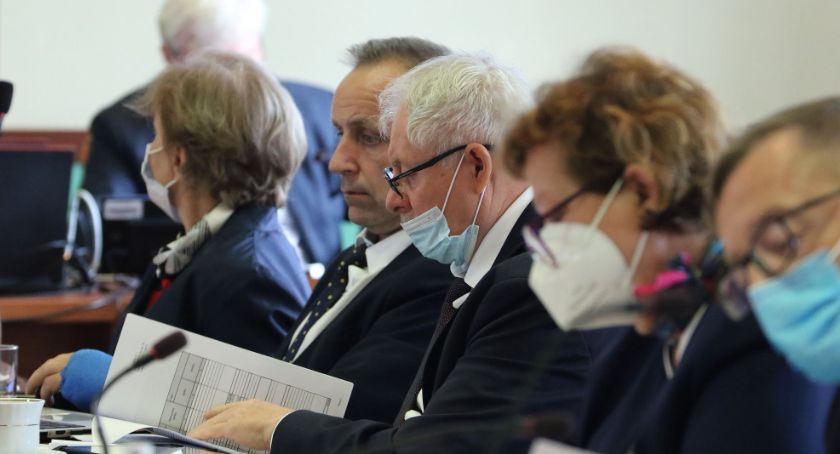 Prezydent Legnicy Tadeusz Krzakowski i miejscy radni dostaną podwyżkę!
