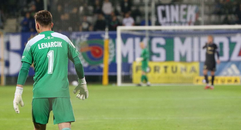 Ostatni mecz Miedzi Legnica w 2021 roku. Lider Fortuna I Ligi podejmie GKS Tychy