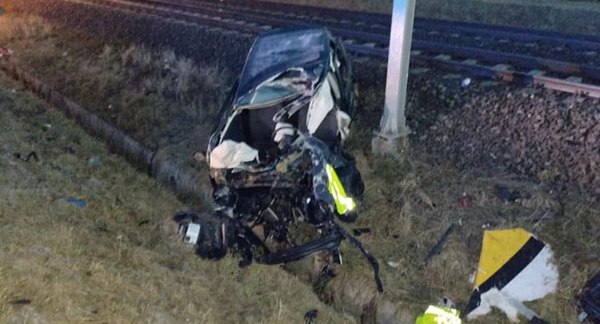 Legnica. Śmiertelny wypadek na przejeździe kolejowym na ulicy Bobrowej