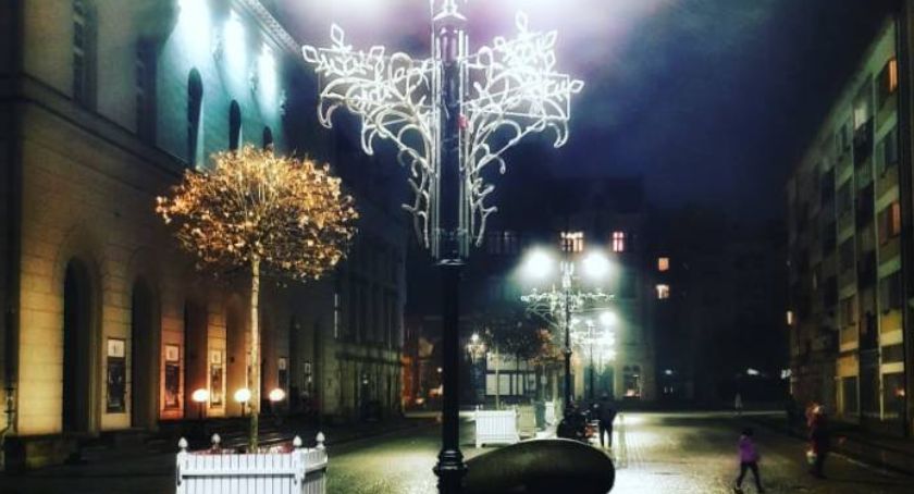 Święta za pasem. W poniedziałek inauguracja bożonarodzeniowej iluminacji w Legnicy