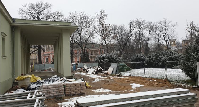 Sztandarowa inwestycja miejska padła łupem złodziei - włamanie do Centrum Witelona w Legnicy