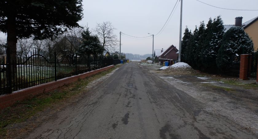 Legnickie Pole będzie remontować kolejną drogę. Gmina szuka wykonawcy inwestycji