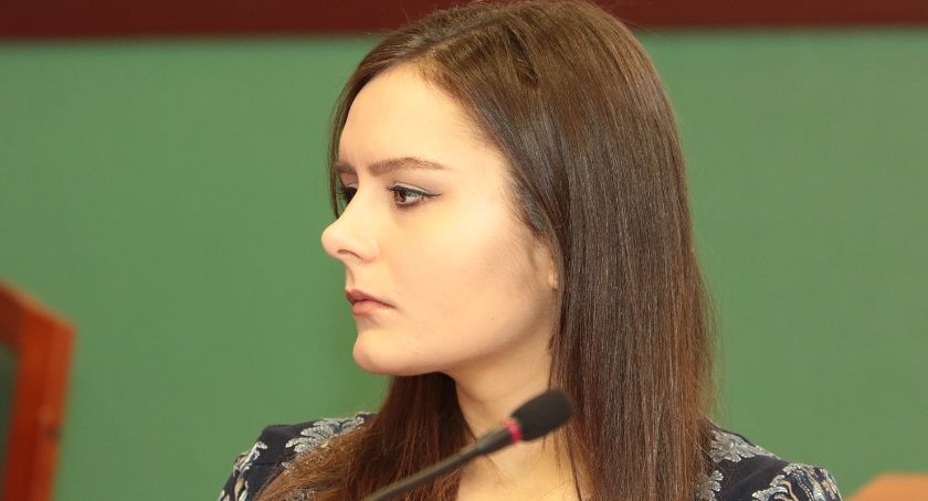 Ile pieniędzy miejskie spółki wydają na strony internetowe i social media?