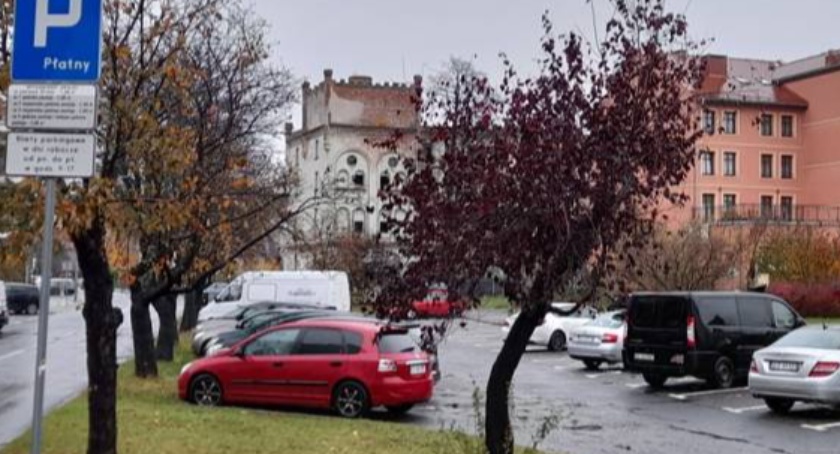 Strefa Płatnego Parkowania w Legnicy – kto będzie obsługiwał miejskie parkingi?