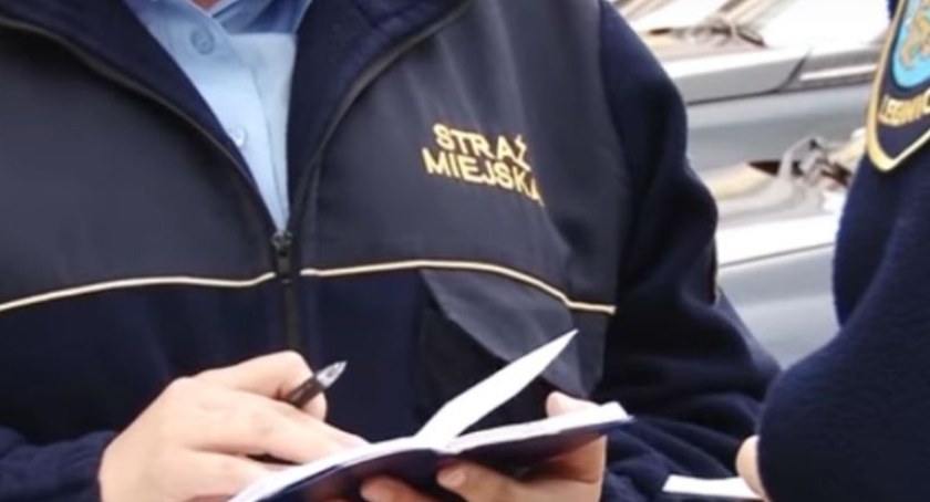 Straż miejska sprawdza czym ogrzewamy mieszkania. Sypią się pouczenia i mandaty