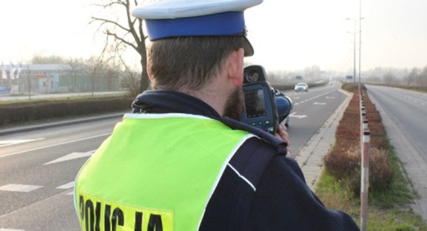 Blisko dwieście interwencji i kilkanaście wypadków na drogach - święta w policyjnych statystykach  