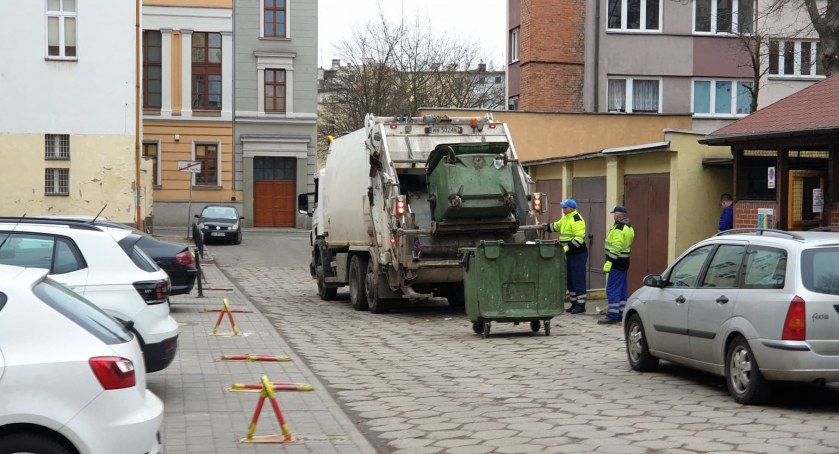 Wiadomo już, która firma będzie odbierać od nas śmieci w 2022 roku