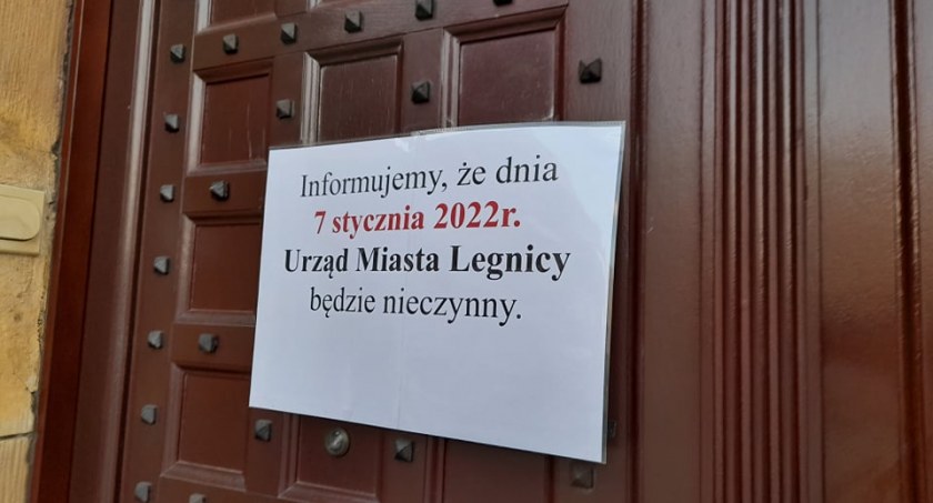Uwaga! Urzędnicy mają długi weekend. Magistrat w piątek nieczynny
