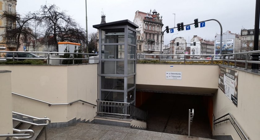 Windy dla osób niepełnosprawnych w Legnicy - nikt nie chce ich naprawiać
