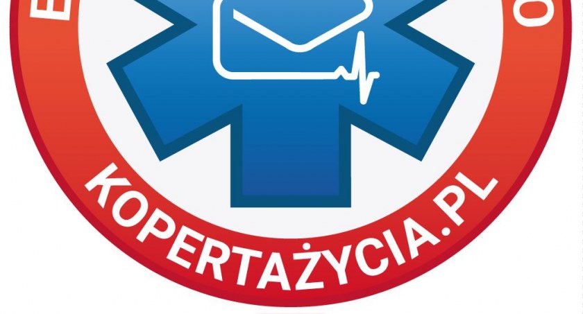 Radny PiS chce, żeby miasto zaopatrzyło legnickich seniorów w koperty życia