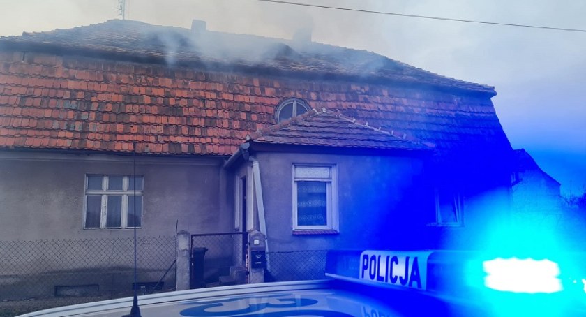 Prochowice. Tragedia była blisko – zapaliła się sadza w kominie domu jednorodzinnego