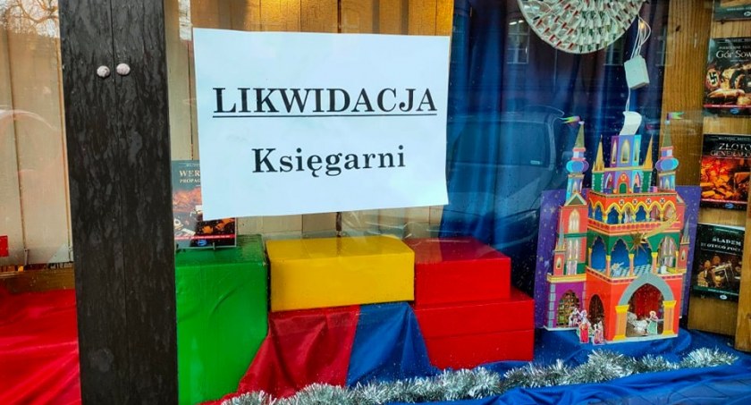 Zamyka się najstarsza legnicka księgarnia przy ul. Złotoryjskiej. Trwa wyprzedaż książek