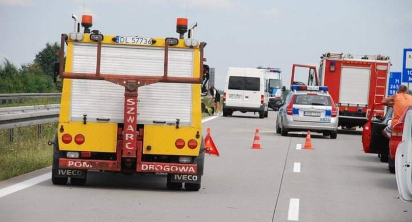 Urząd miasta zabezpieczył lawety do usuwania samochodów z legnickich ulic