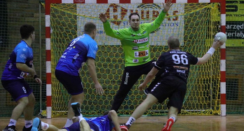 Wraca Liga Centralna piłkarzy ręcznych. Siódemka jedzie szukać punktów w Legionowie