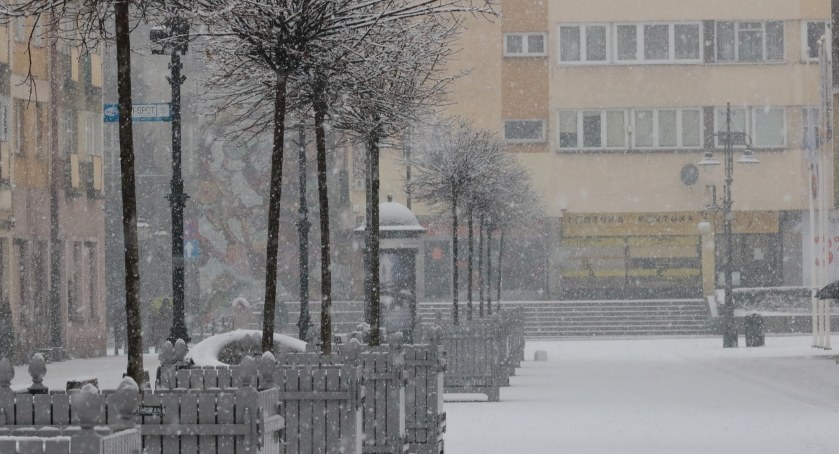 Masowe kwarantanny w Legnicy. Kilka tysięcy osób zamkniętych w domu przez sanepid