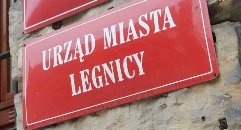 Urząd miasta w obawie przed koronawirusem zamyka drzwi. Sprawy trzeba załatwiać zdalnie