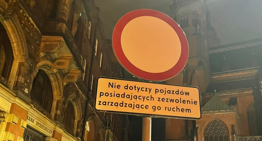 Straż miejska będzie wlepiać mandaty za śmiganie elektrycznymi hulajnogami