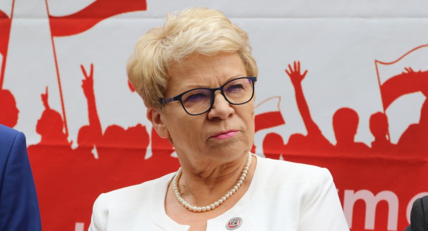 Posłanka PiS znów po(d)pisała się. Przyłoży rękę do „zbrodni na kulturze polskiej”?