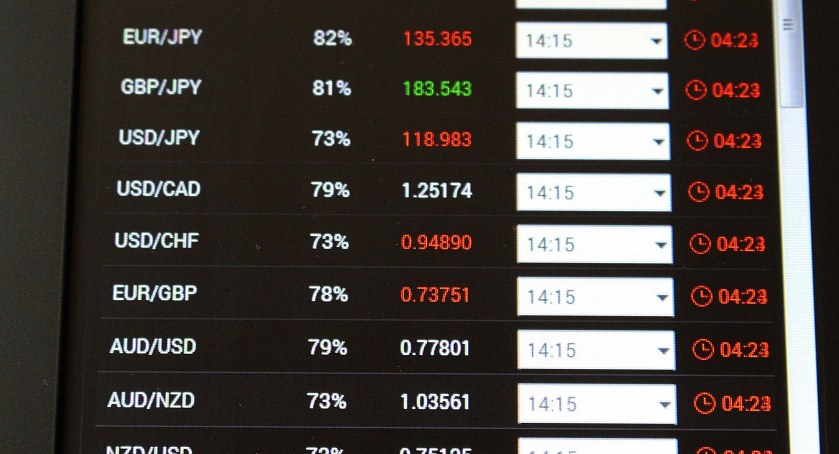 Co to jest ETF? Czym różni się od tradycyjnego funduszu inwestycyjnego?