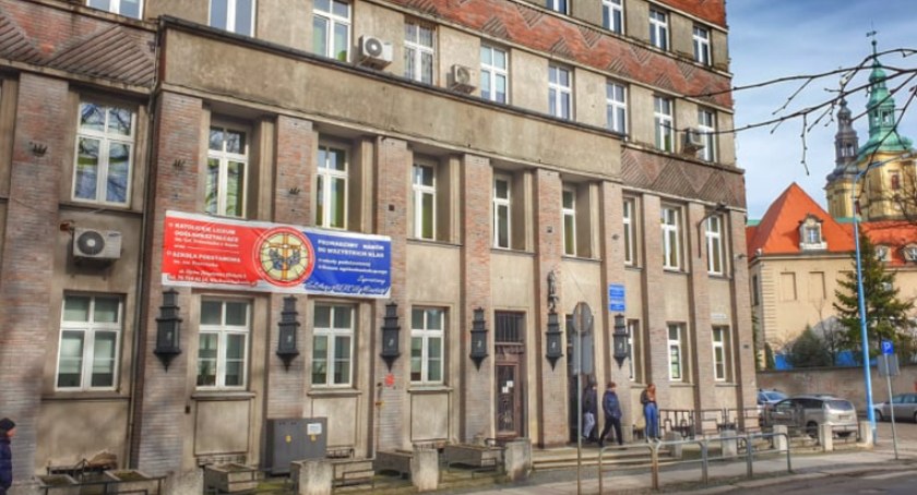 OFICJALNIE! Katolickie Liceum Ogólnokształcące w Legnicy do likwidacji