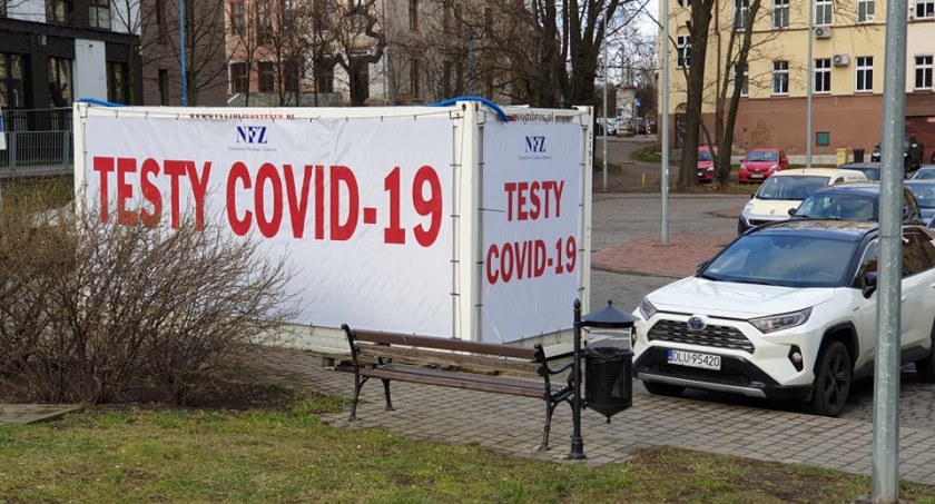 Już tylko trzystu mieszkańców regionu legnickiego znajduje się na kwarantannie epidemicznej 