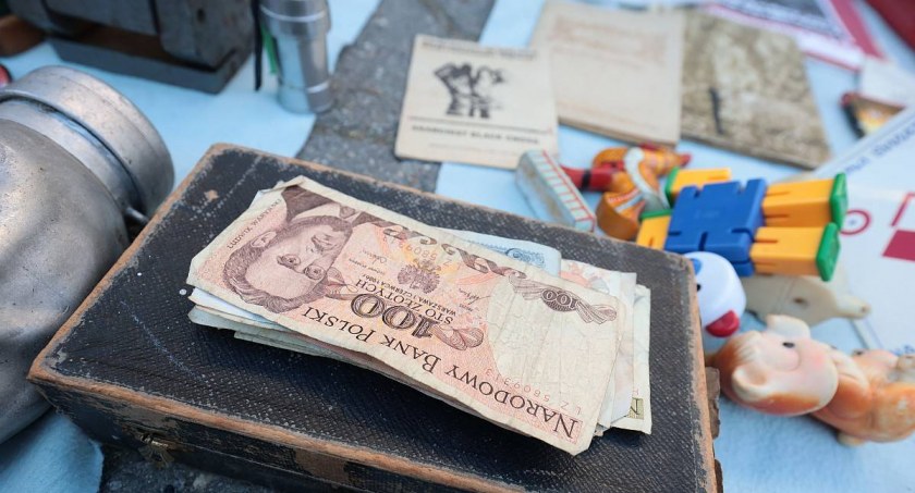 Marcowy targ staroci już w niedzielę. Zobaczcie zdjęcia z poprzednich edycji legnickich jarmarków
