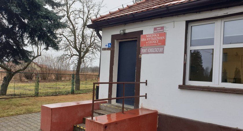  Miejska Izba Wytrzeźwień w Legnicy zamknięta dla pijanych. Tłum nietrzeźwych na SOR