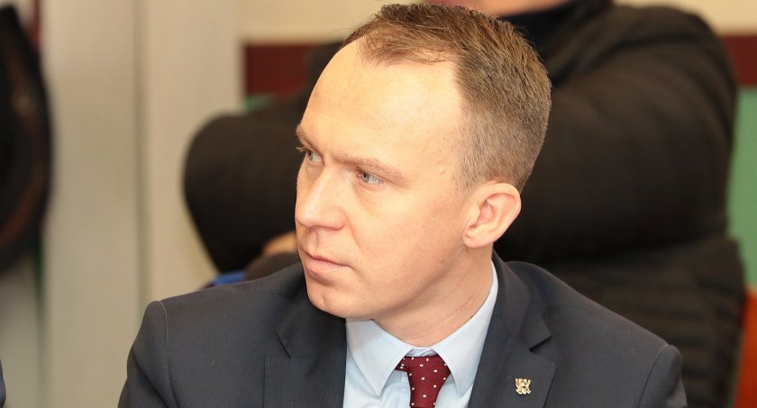 „Izba wytrzeźwień to nie jest najlepsze miejsce dla matek z dziećmi uciekającymi przed wojną”