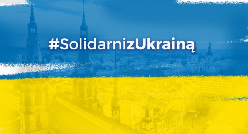 Dlaczego warto zarejestrować uchodźców w urzędzie miasta i jak to można zrobić? 