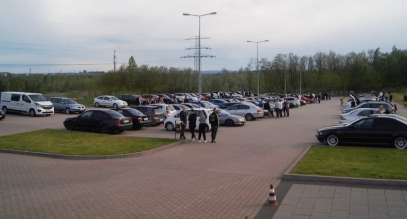 Już w niedzielę pierwszy w tym sezonie zlot fanów motoryzacji. Gdzie odbędzie się impreza?  