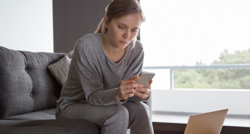 Internet stacjonarny kontra mobilny LTE. Czym różnią się te technologie?