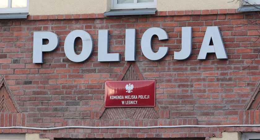 29-latka wyrwała dziecku z rąk smartfona. Kobieta otrzymała dozór policyjny