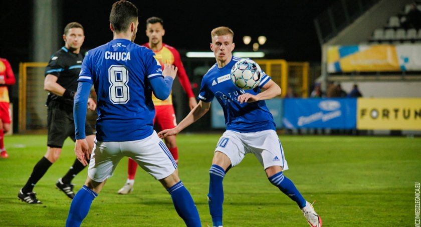 Miedź Legnica zagra w Łodzi z ŁKS-em. Do meczowej kadry wraca Michał Bednarski!