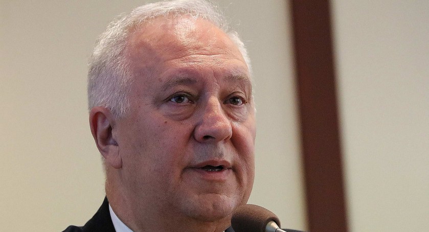 Prezydent Legnicy Tadeusz Krzakowski zyskał większą władzę