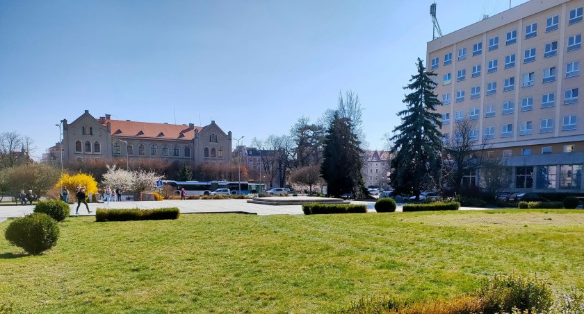 Przetarg na nowy Plac Słowiański unieważniony. Inwestycja będzie odchudzona