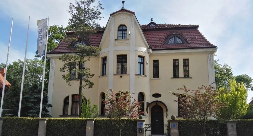Kamienica na Tarninowie na sprzedaż. Można ją kupić razem z popularnym pubem