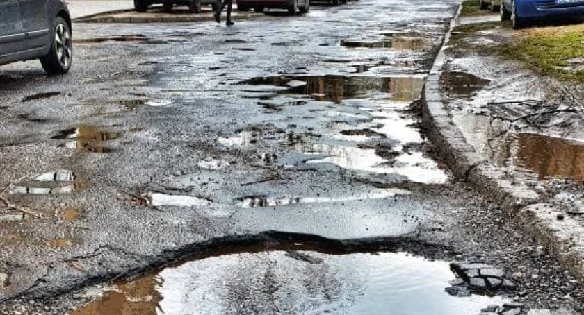 Policja sprawdza stan legnickich dróg i prosi mieszkańców o pomoc. Pod lupę idą m.in. dziury w jezdniach 