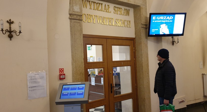 Ilu uchodźców wojennych z Ukrainy otrzymało numer PESEL w Legnicy