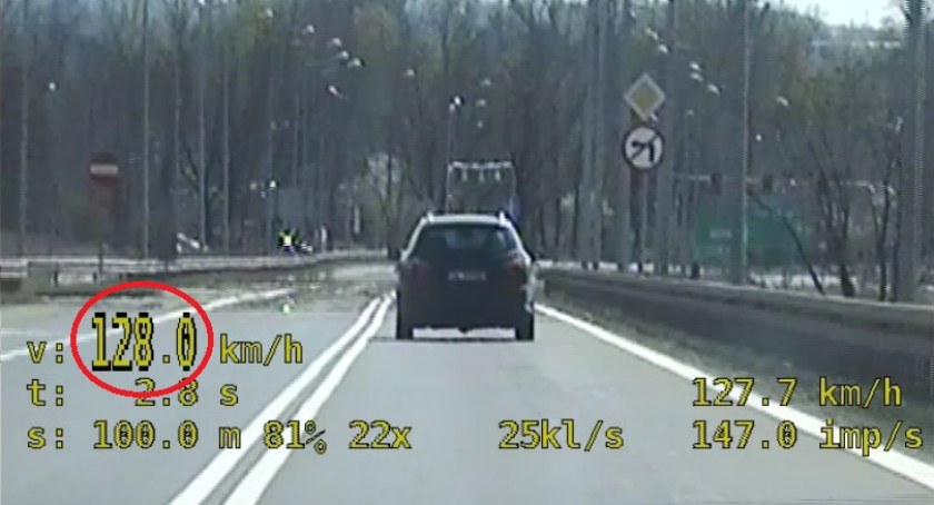 Pędziła przez miasto blisko 130 km/h. Legniczanka dostała 2500 zł mandatu