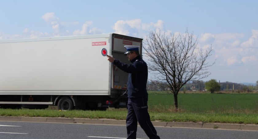 Legnica. Kierowca BMW dostał 5 tys. zł mandatu. Za co tak słono zapłacił? 