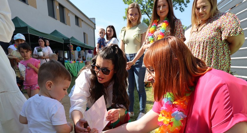 Festyn rodzinny dla kilkuset osób w Tęczowej Krainie w Legnickim Polu [ZDJĘCIA]