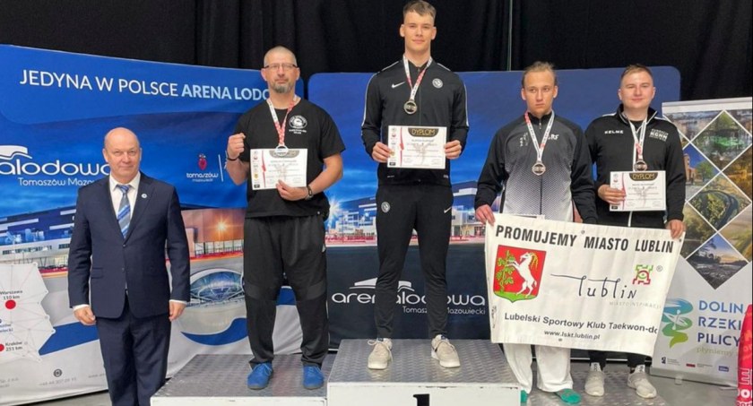 Medale na lodowisku. Udany start taekwondoków w mistrzostwach Polski